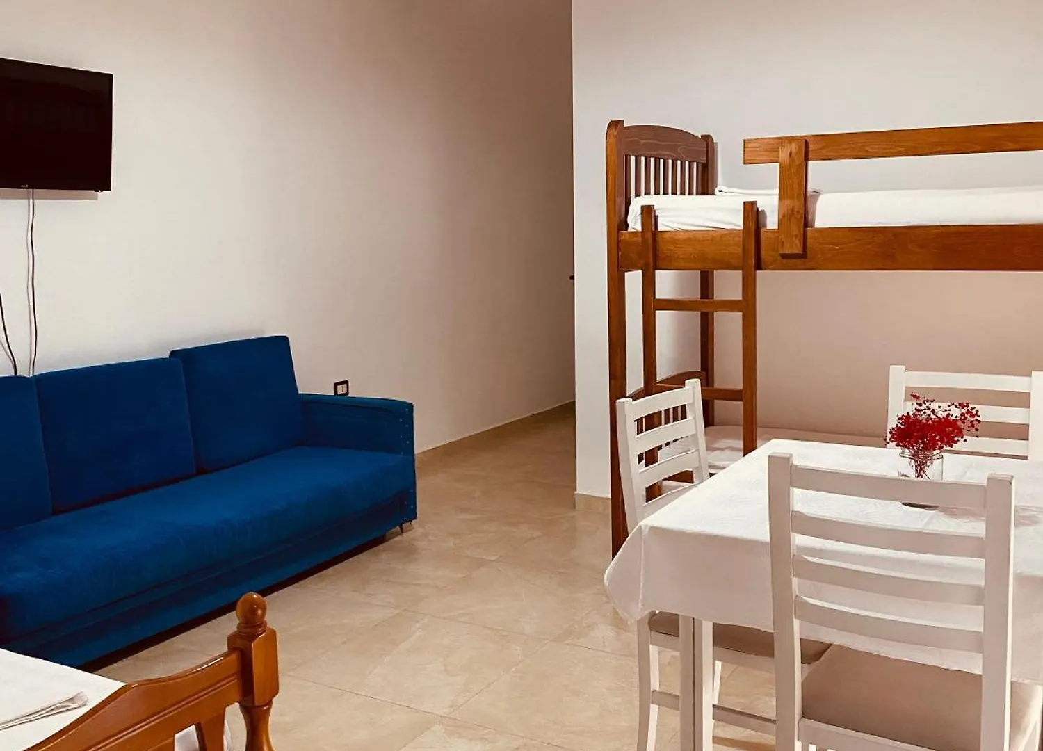Villa Jurgen Durres Albania